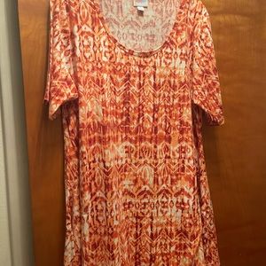 Two (2) Lularoe perfect T tops